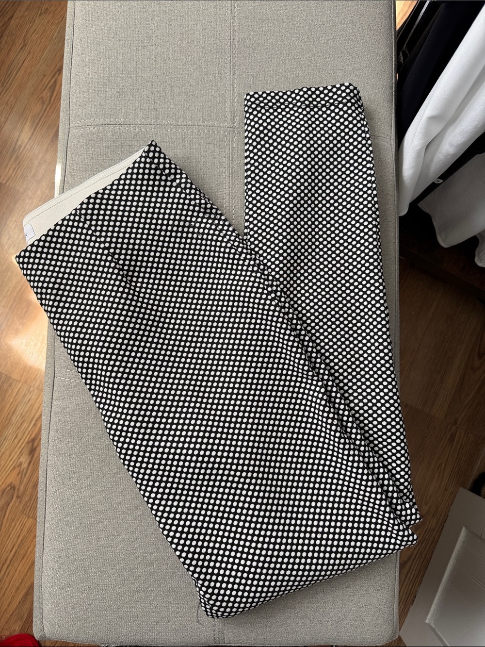 Calvin Klein Black and White Polka Dot Ankle Pants Sz10
